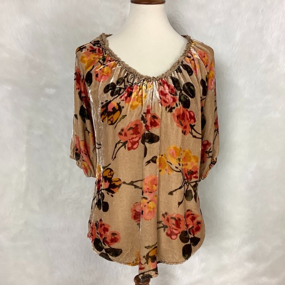 Sundance All Hours Beige Floral Velvet Short Sleeve Top M
